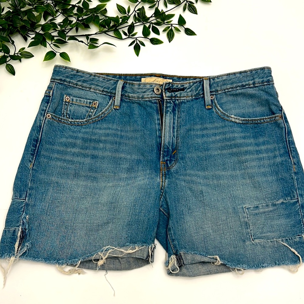 Levis Jean Denim shorts size 10